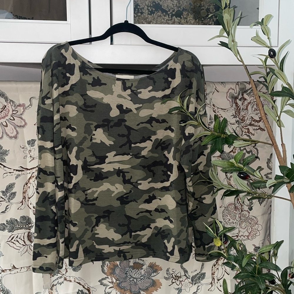 Camo lounge top